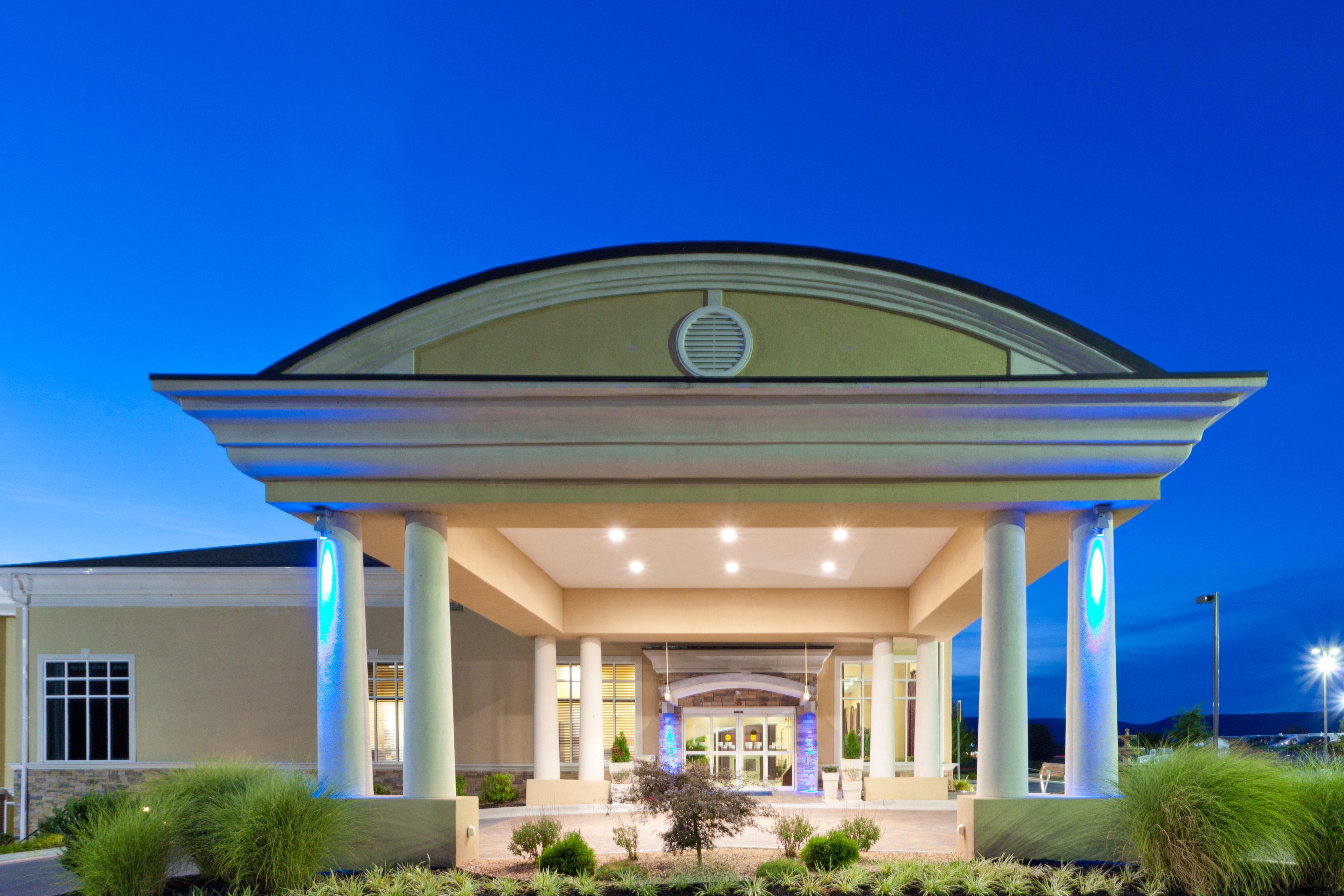 Holiday Inn Express Woodstock-Shenandoah Valley By Ihg Bagian luar foto
