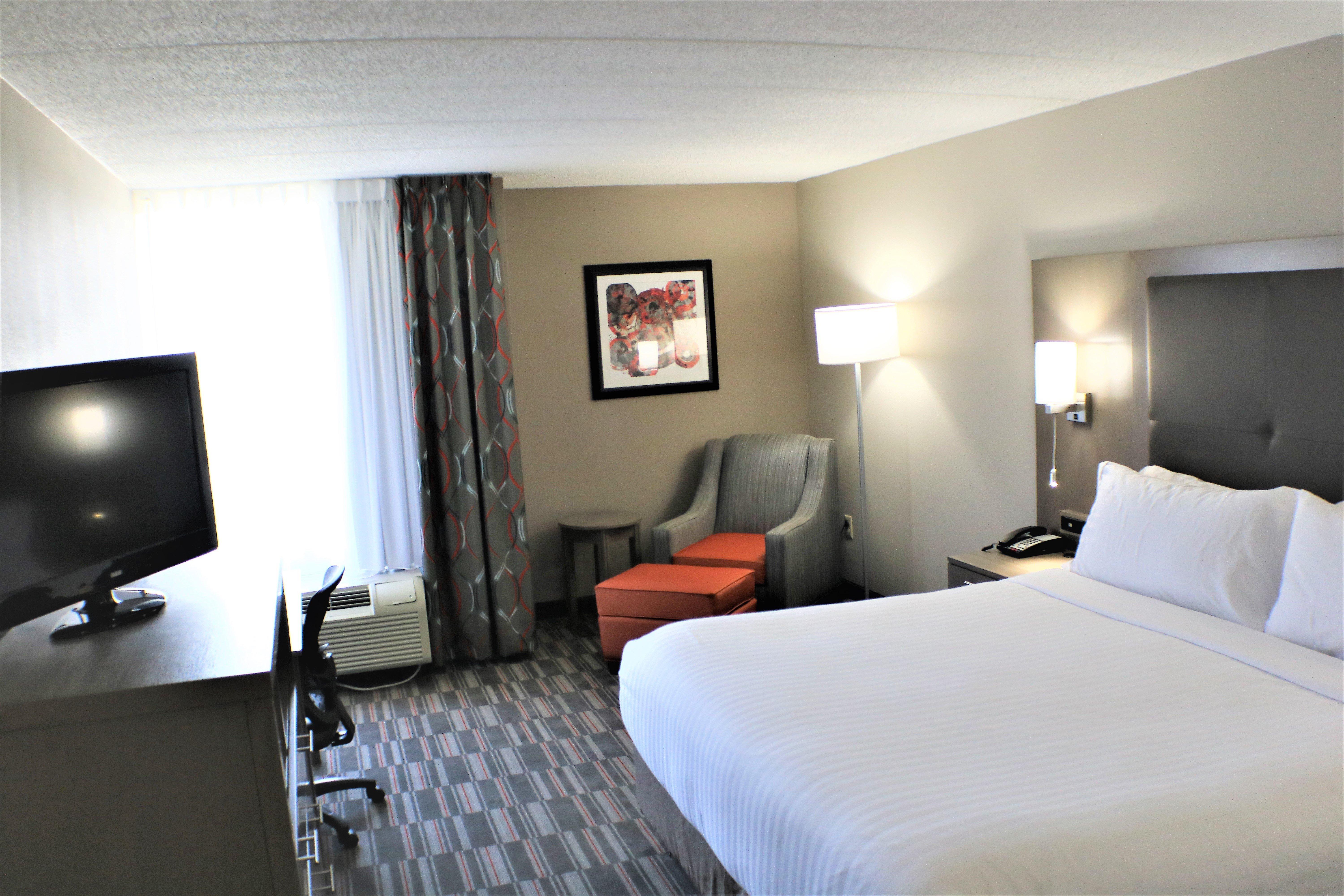Holiday Inn Express Woodstock-Shenandoah Valley By Ihg Bagian luar foto