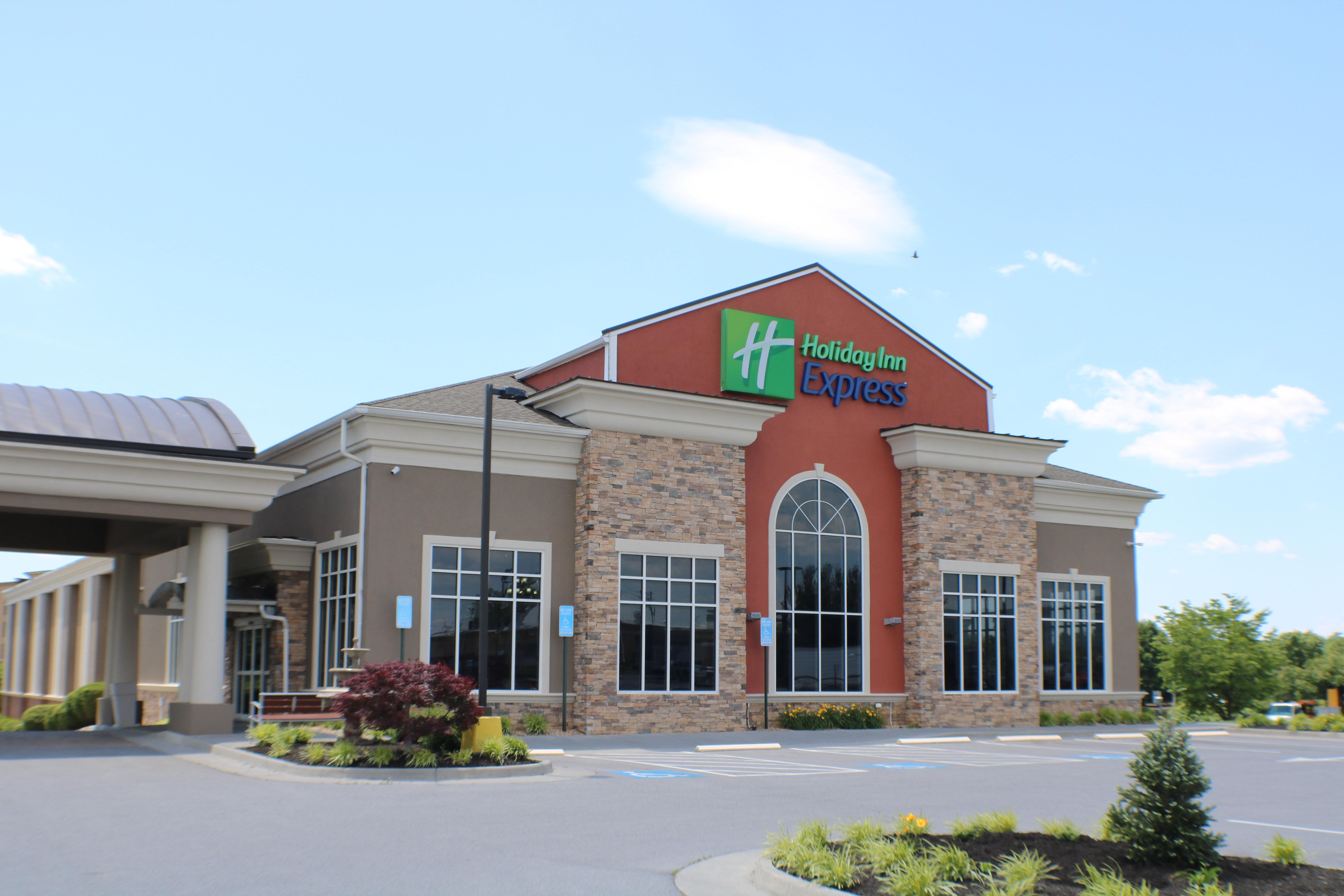Holiday Inn Express Woodstock-Shenandoah Valley By Ihg Bagian luar foto