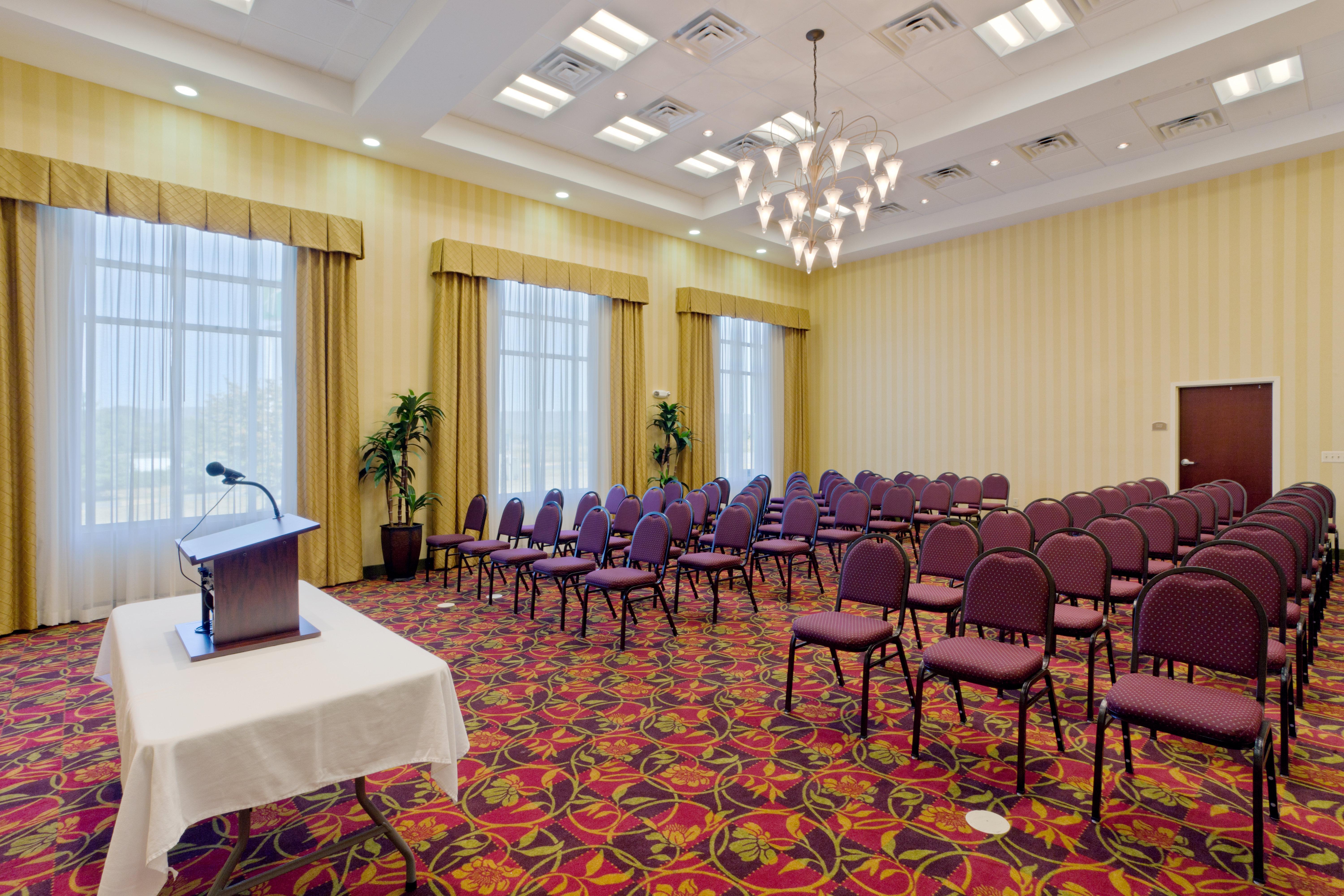Holiday Inn Express Woodstock-Shenandoah Valley By Ihg Bagian luar foto