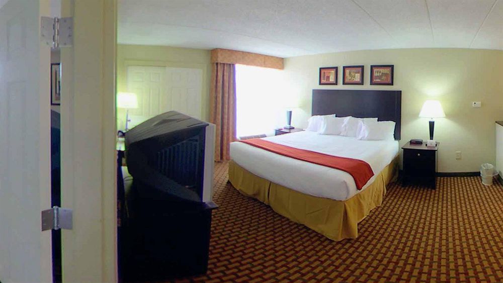 Holiday Inn Express Woodstock-Shenandoah Valley By Ihg Bagian luar foto