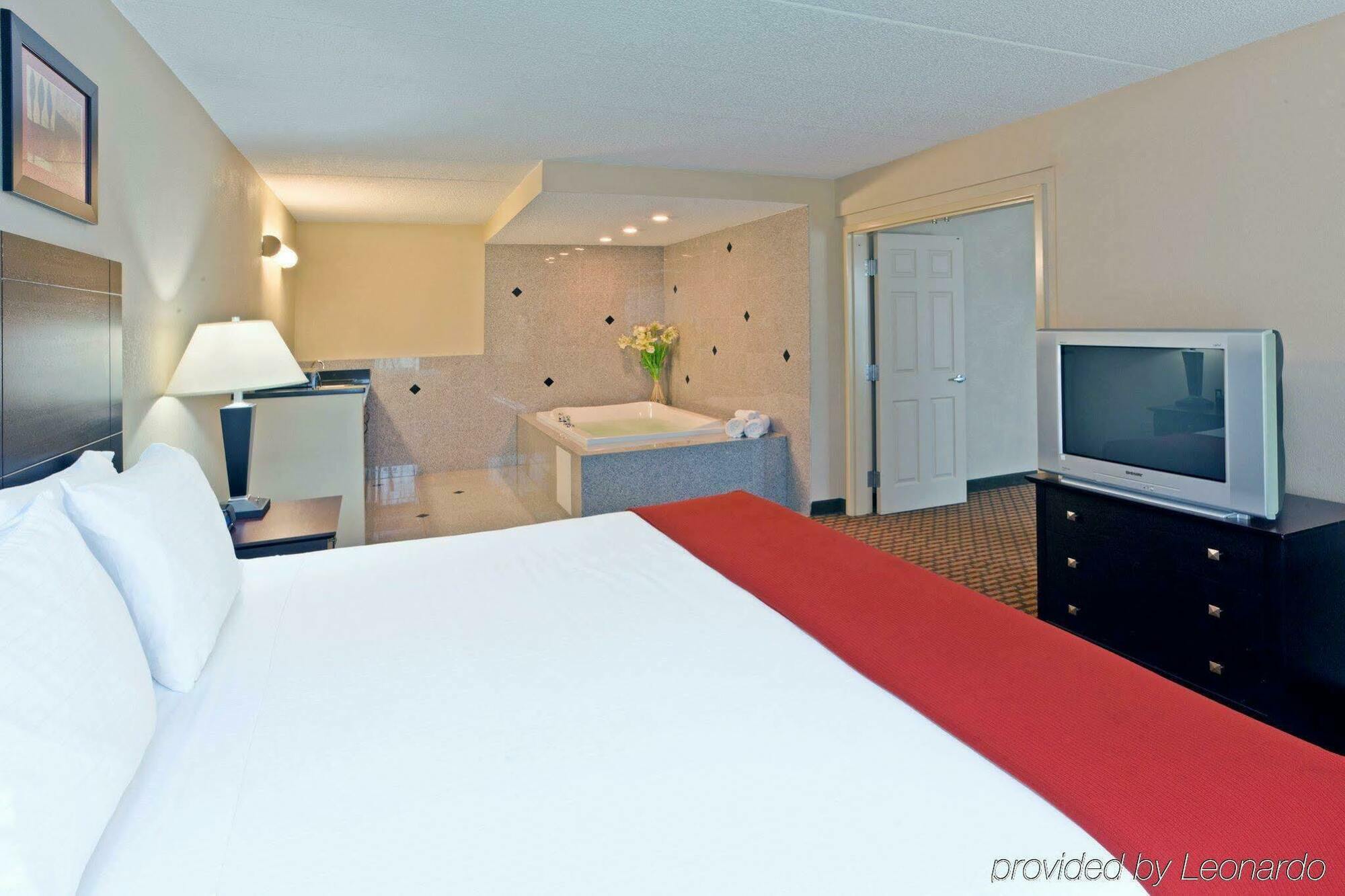 Holiday Inn Express Woodstock-Shenandoah Valley By Ihg Bagian luar foto